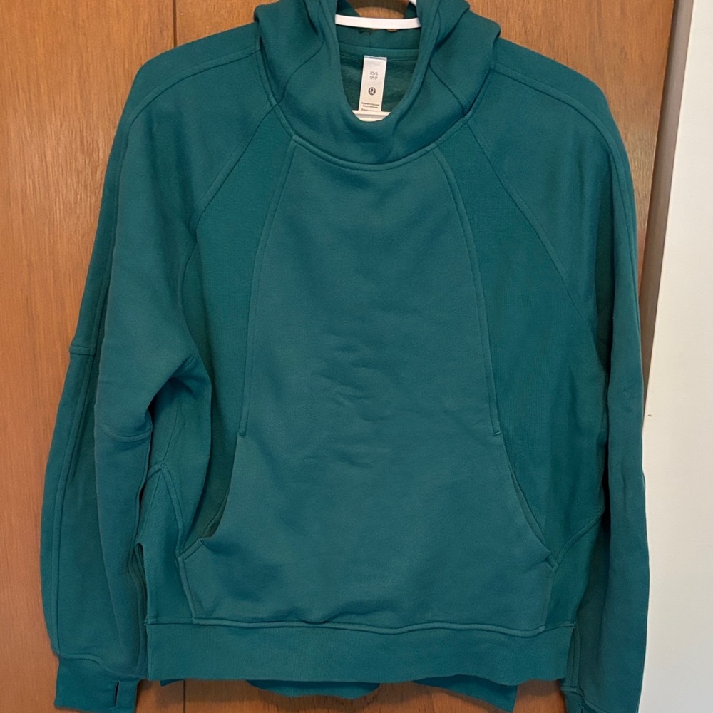NEVER WORN- Oversized side slit scuba